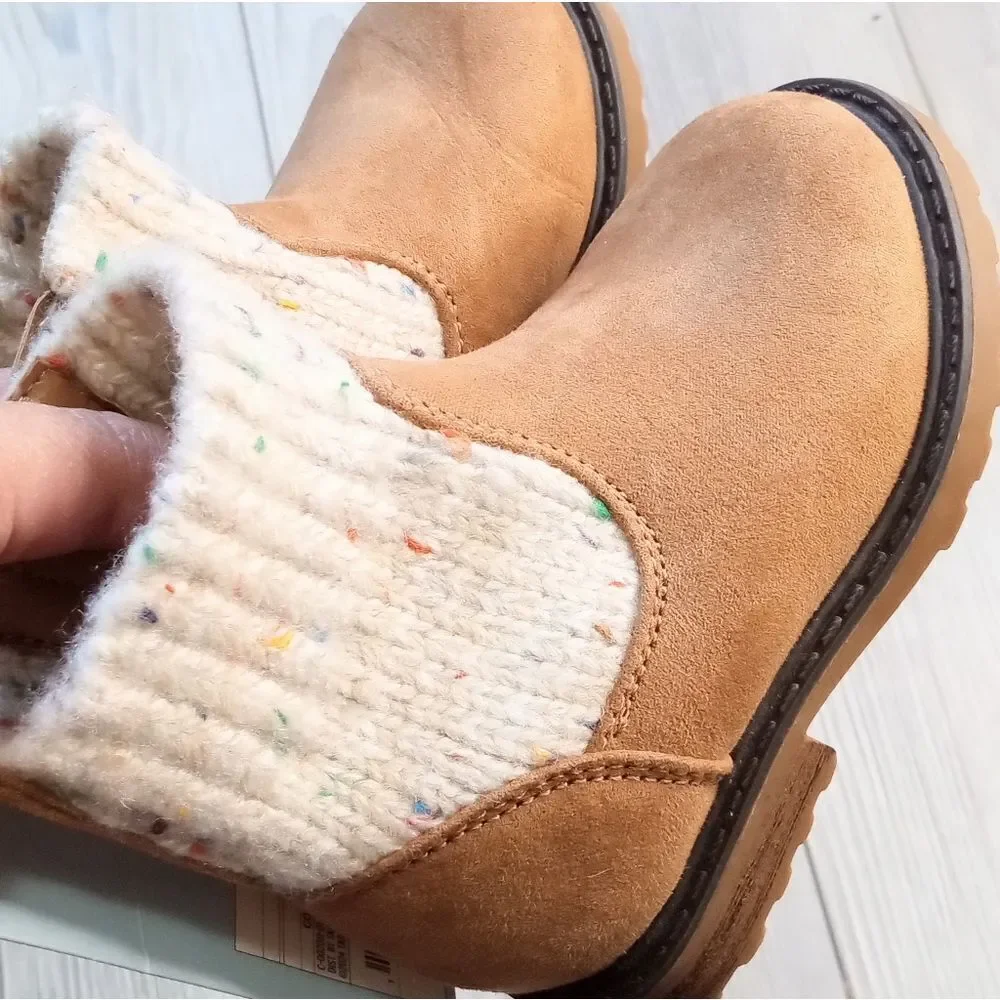 (19-3968)  Cat & Jack Boots Sz 5